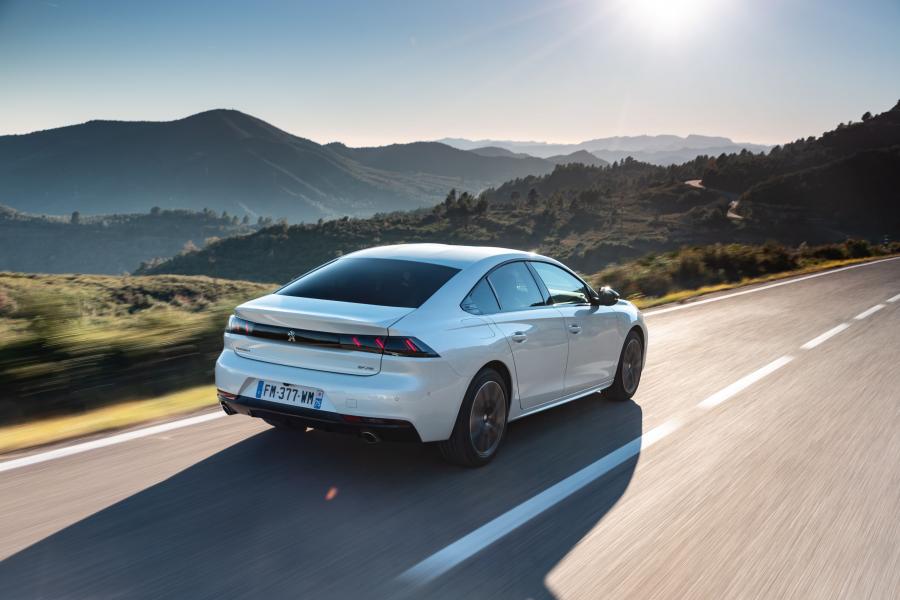  Peugeot 508 GT HYBRID 2019 года  (WW) (фото 15 из 40)